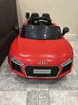 Audi R8 a bateria com comando a distancia e radio