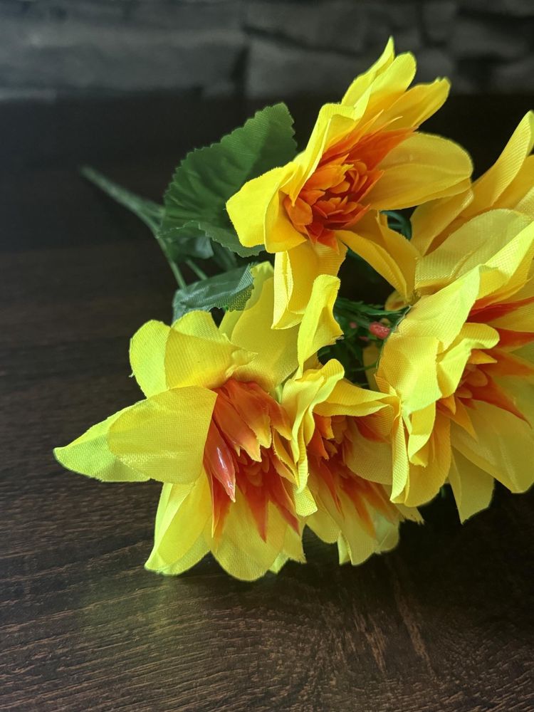 Bukiet sztuzcnych kwiatów żółte 48tknkw