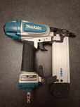 Gwozdziarka Sztyfciarka Pneumatyczna 15-50mm Makita AF506