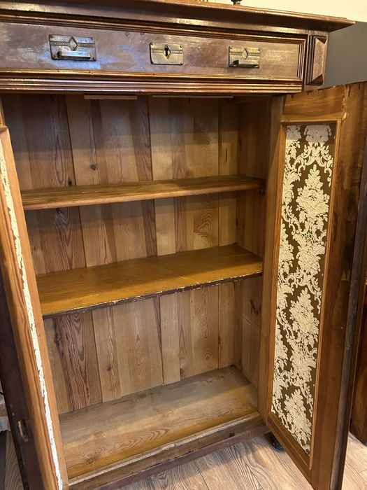 Stara niemiecka bieliźniarka