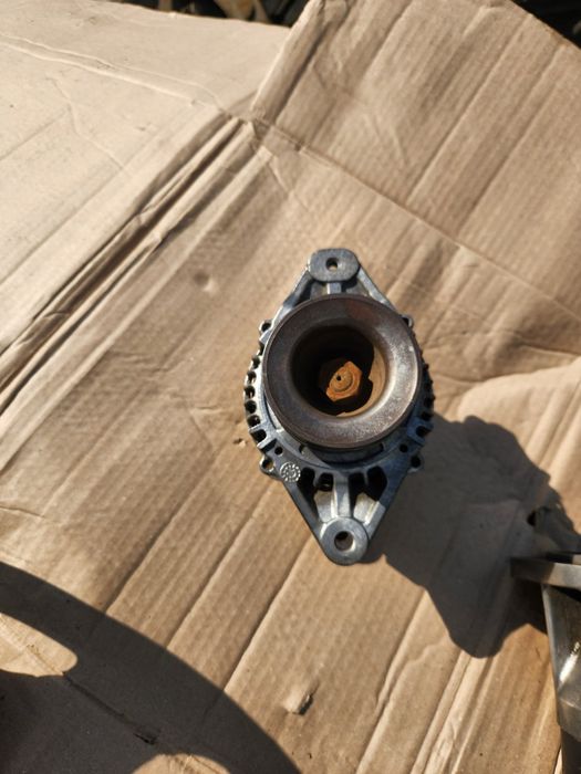 Генератор Nissan Infiniti 231007T403 HITACHI JA1516