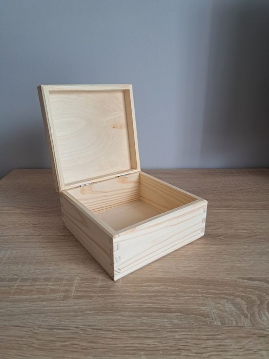 Skrzyneczka drewniana do decoupage 16x16x8