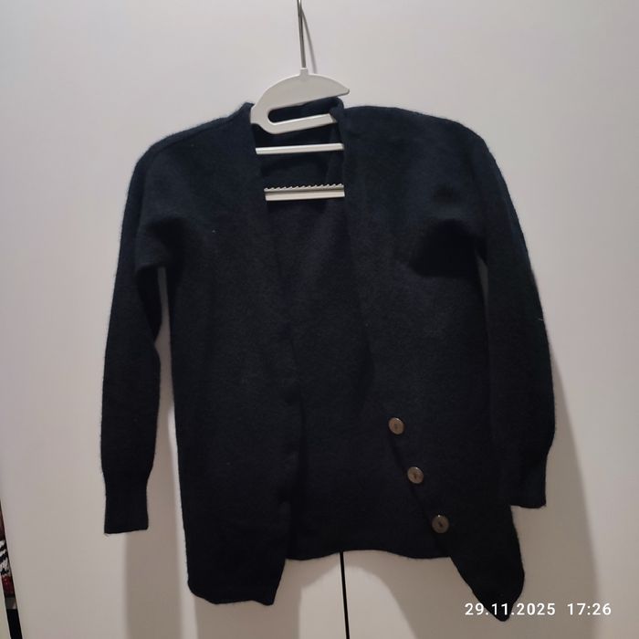 Продам м'якенький чорний кардиган