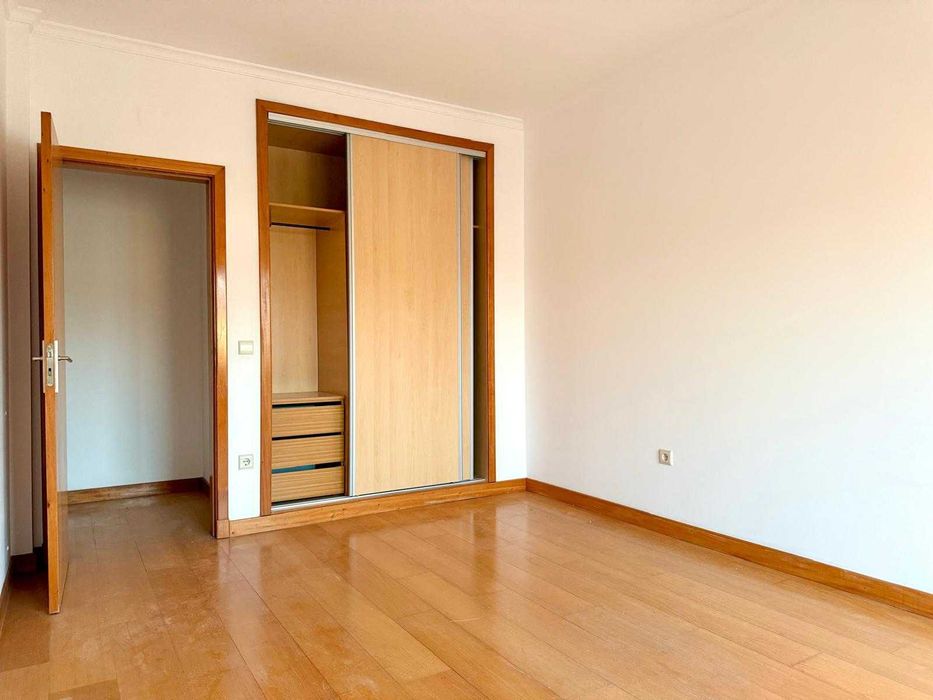 Alugo apartamento t3