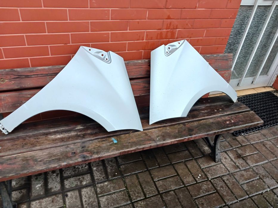 MERCEDES W169 błotnik lewy przód kolor 761