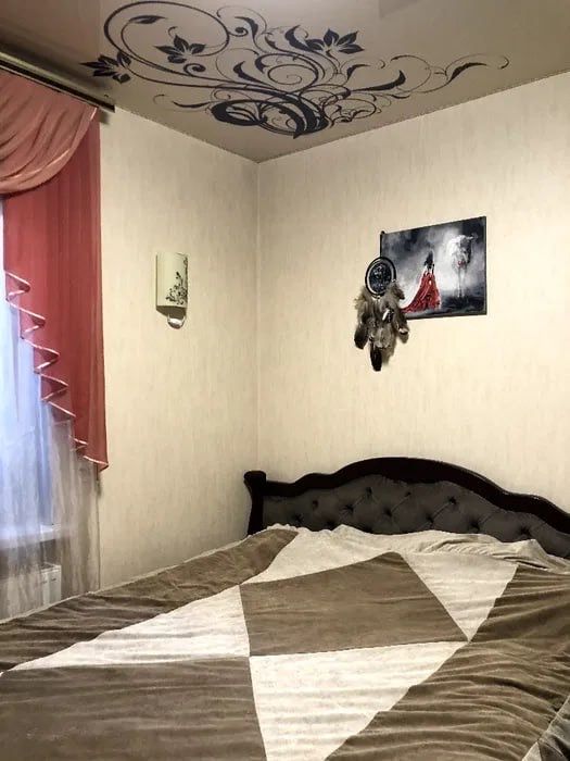 Продам 2-кімнатну квартиру в приватному секторі – з власним гаражем