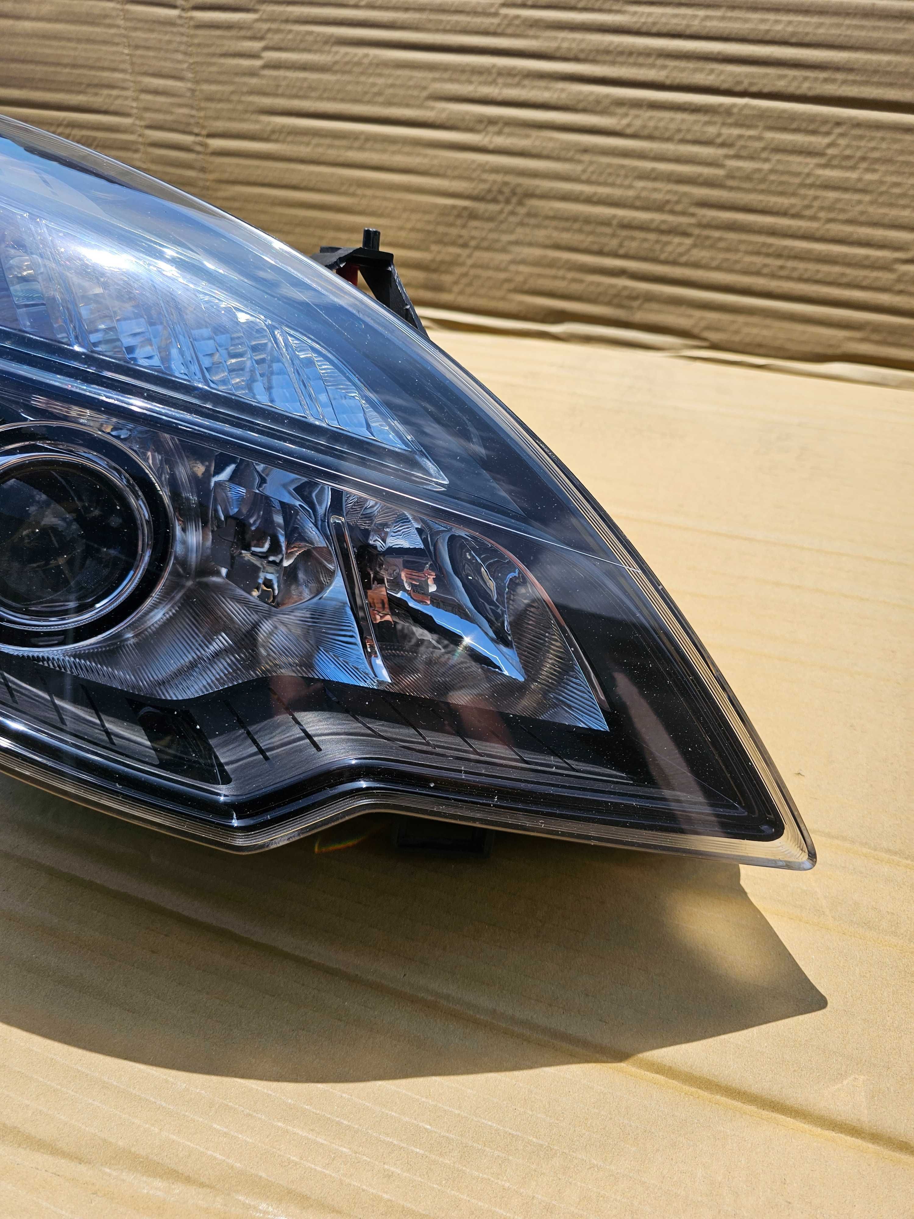 Reflektor Prawy Opel Meriva B