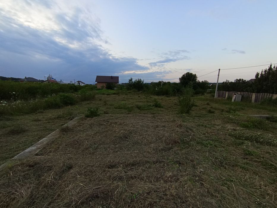 косіня трави і бур'яну