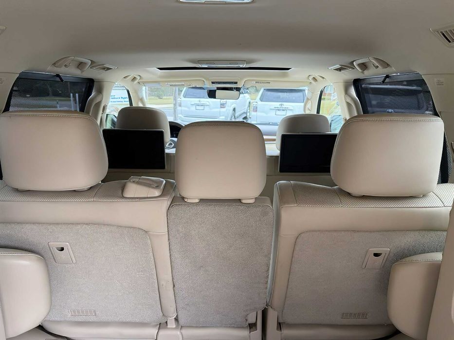 Lexus LX 570      2017