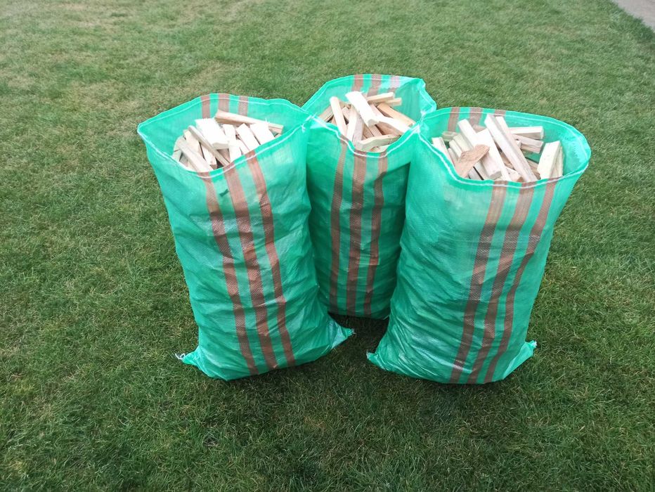 DREWNO w Workach na Opał Drzewo Opałowe Rozpałkę Suche Rozpałka DOWÓZ