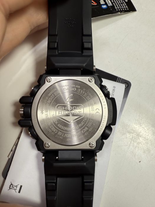 Продам годинник casio G-shock gst-b100-1ear
