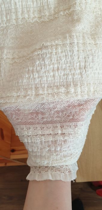 Śliczna koronkowa sukienka