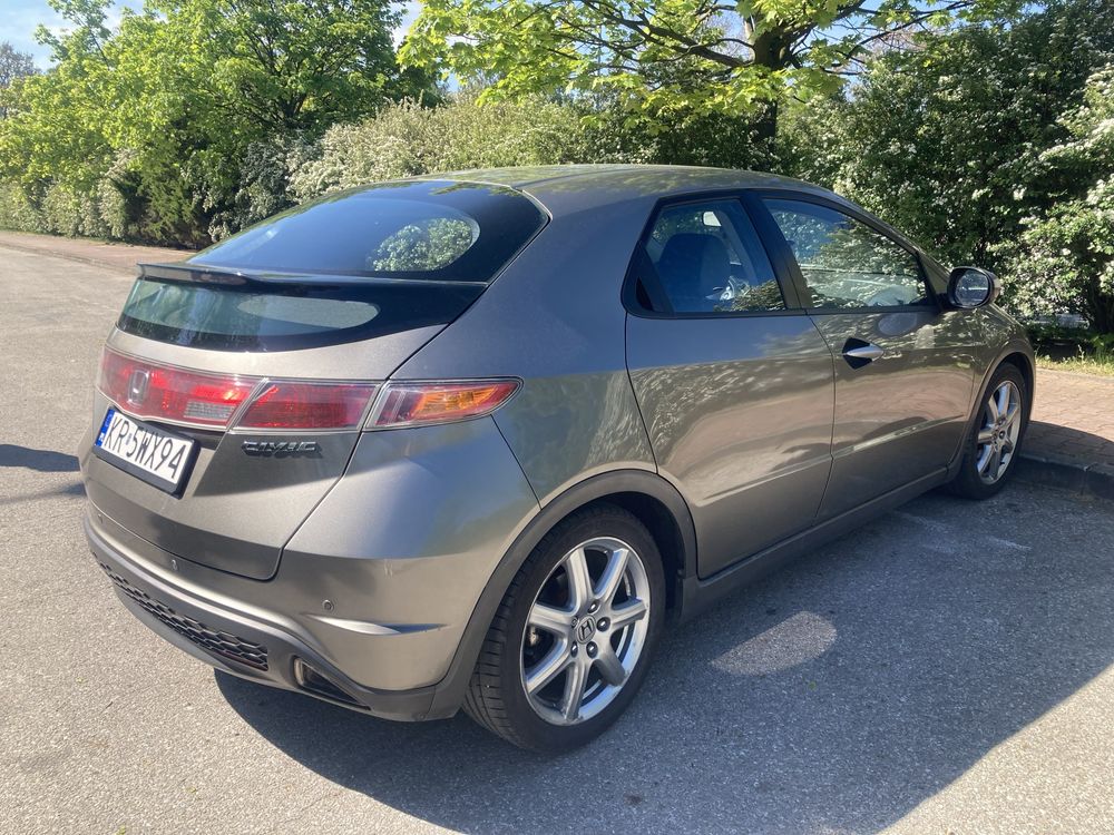 Honda Civic Ufo 2006 1,8 140KM