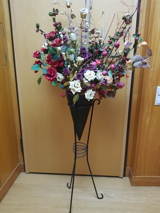 Flores  arranjo com suporte