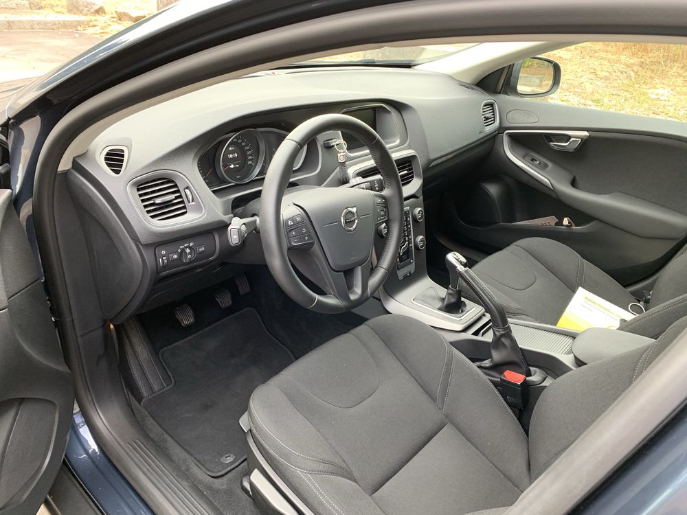 VOLVO V40 Cross Country D3