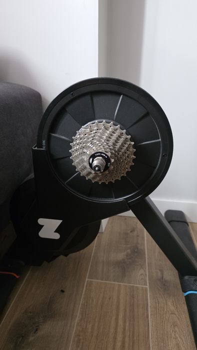 Praktycznie nowy Zwift Hub trenażer rowerowy interaktywny