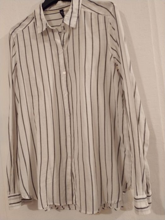 Blusa às riscas cinzentas e brancas - H & M - Tamanho XS