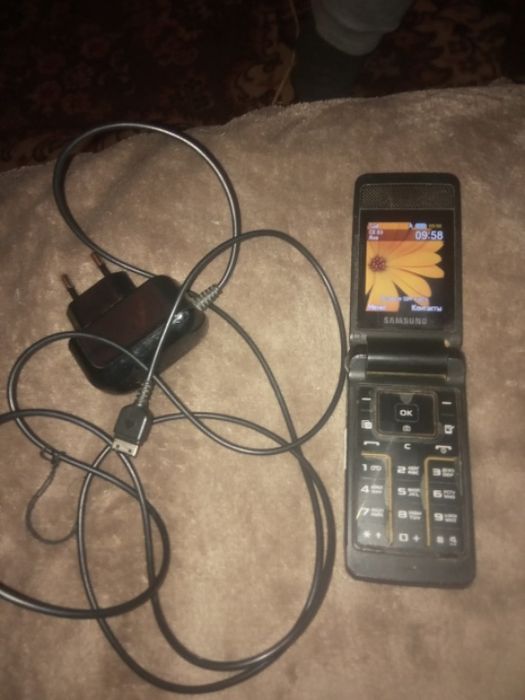 Кнопочный телеффон ,,samsung,,S3600i.