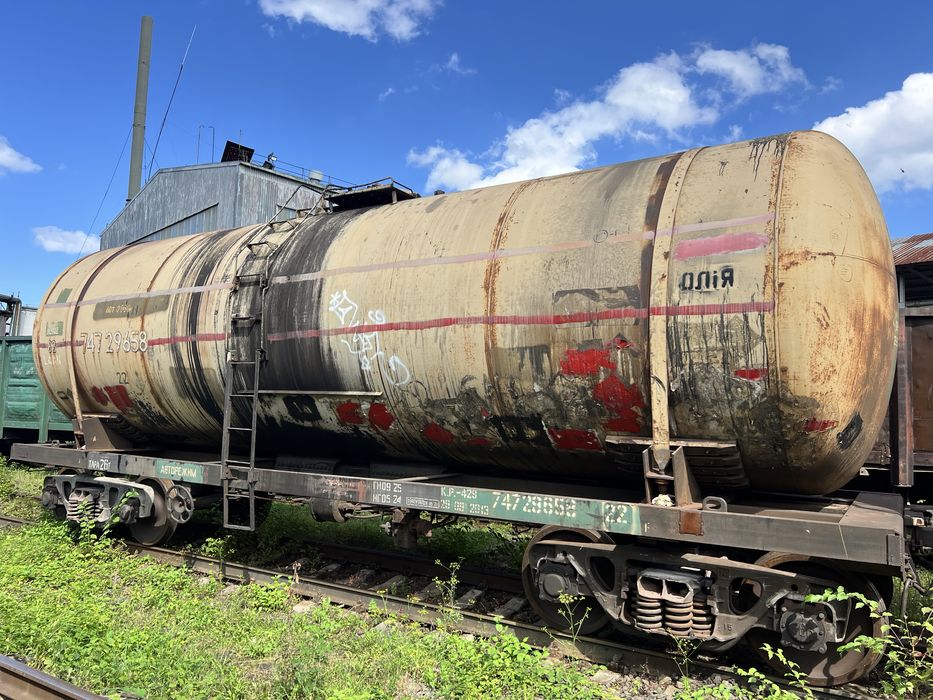 Цистерни, ємності 54 куб.м., 63 куб.м., 73 м3, 86 м.куб.