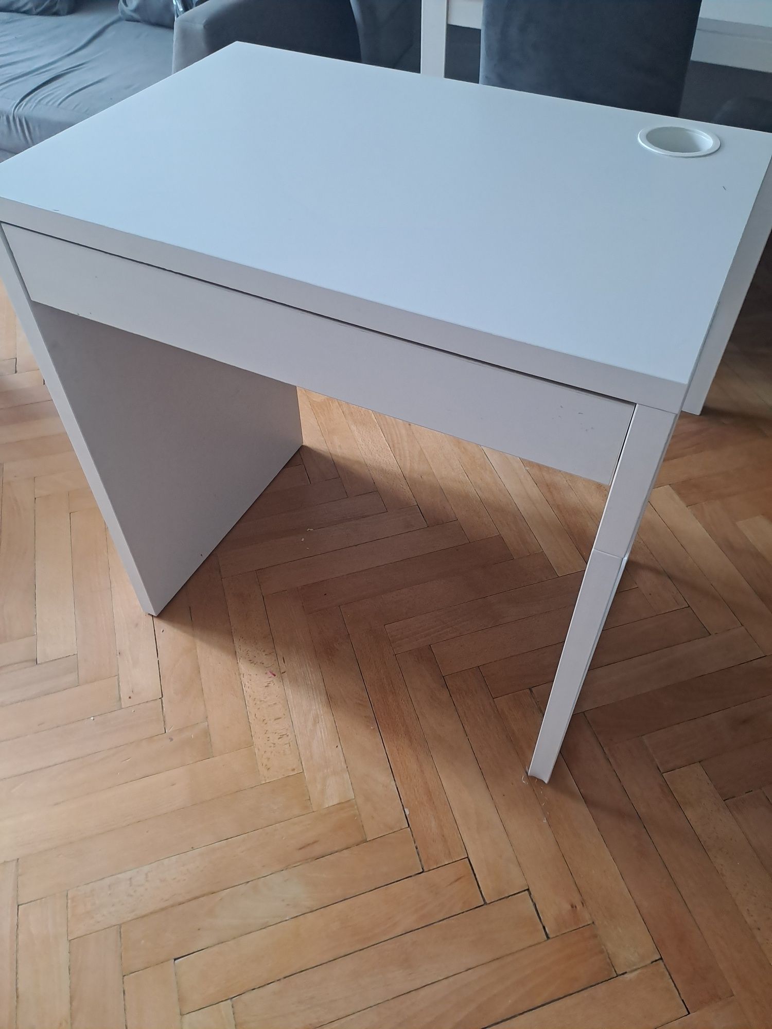 Biurko  białe uzywane