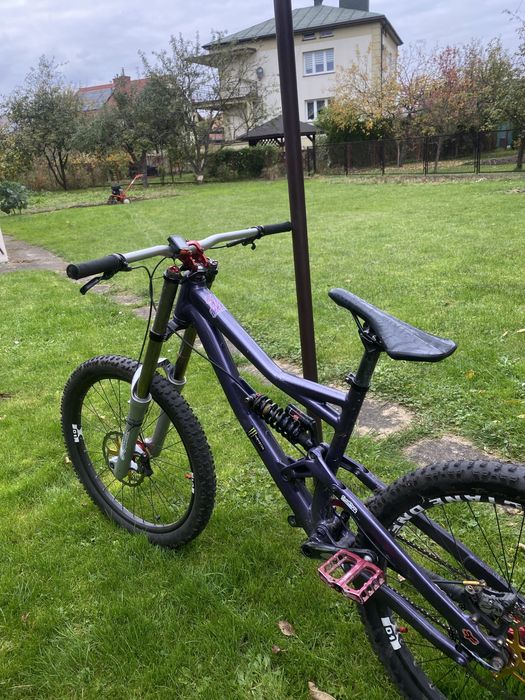 Specialized Status 1 /Marzocchi 888/Saint/Hope/DH/FR