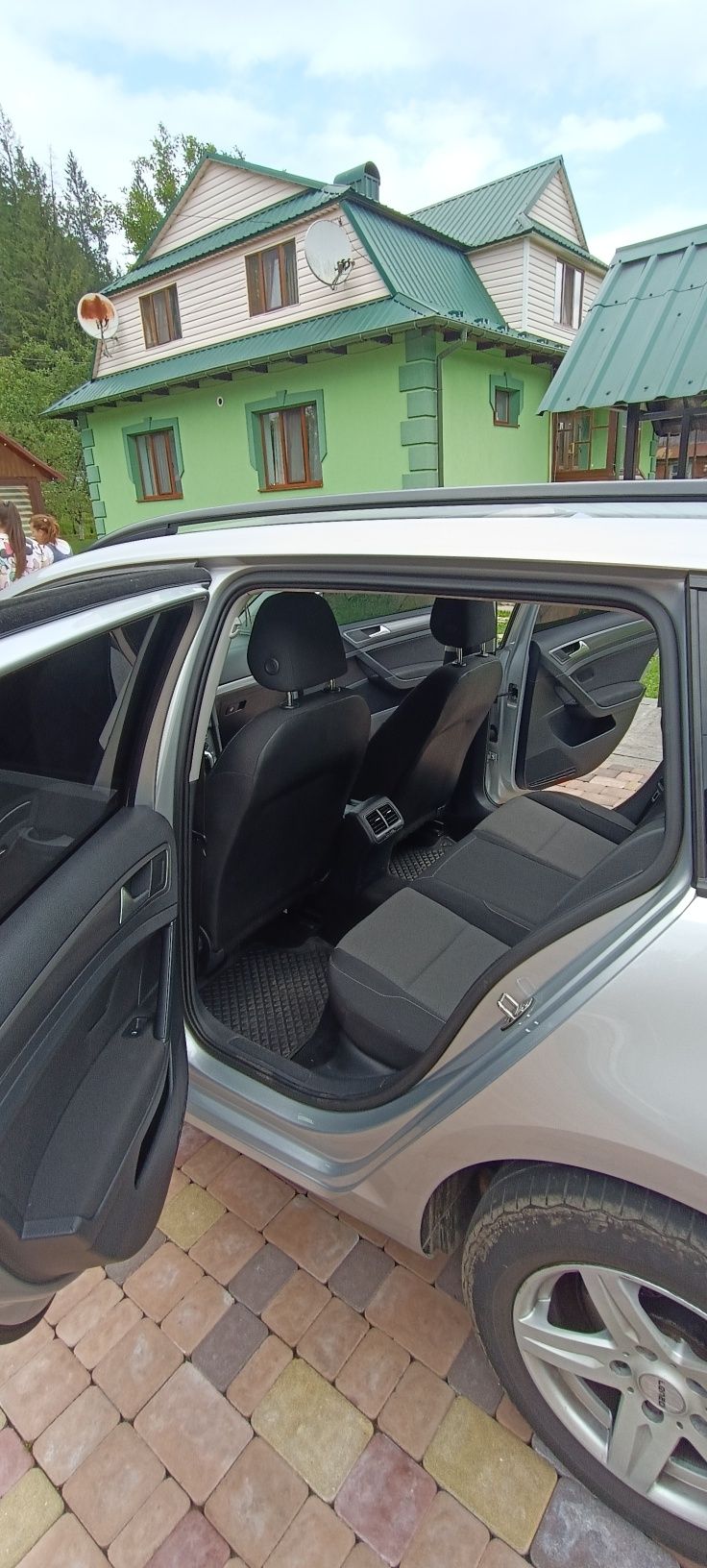 Продам  автомобіль Volkswagen golf 7. 1.6 TDI універсал 2014р автомат