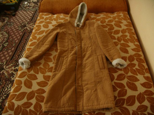 Wiosenno zimowy brązowy płaszcz Bonprix kaptur zamsz 36 38 płaszczyk