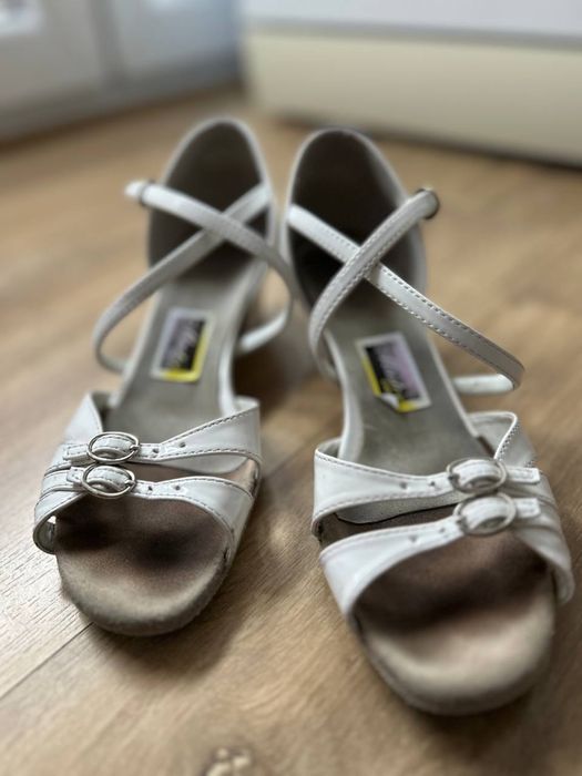 Туфлі для танців 23 см дитяче танцювальне взуття танцювальні бальні