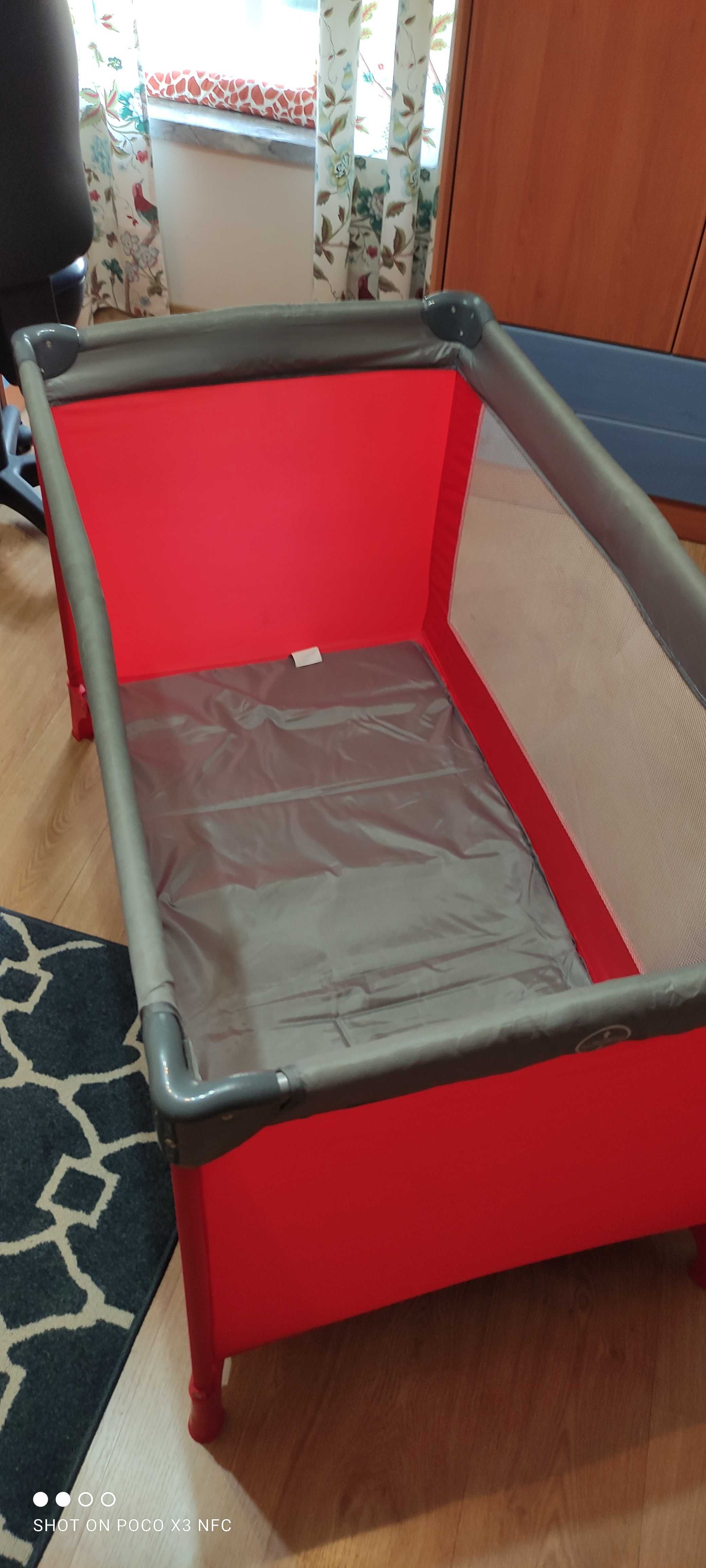 Cama de criança como nova