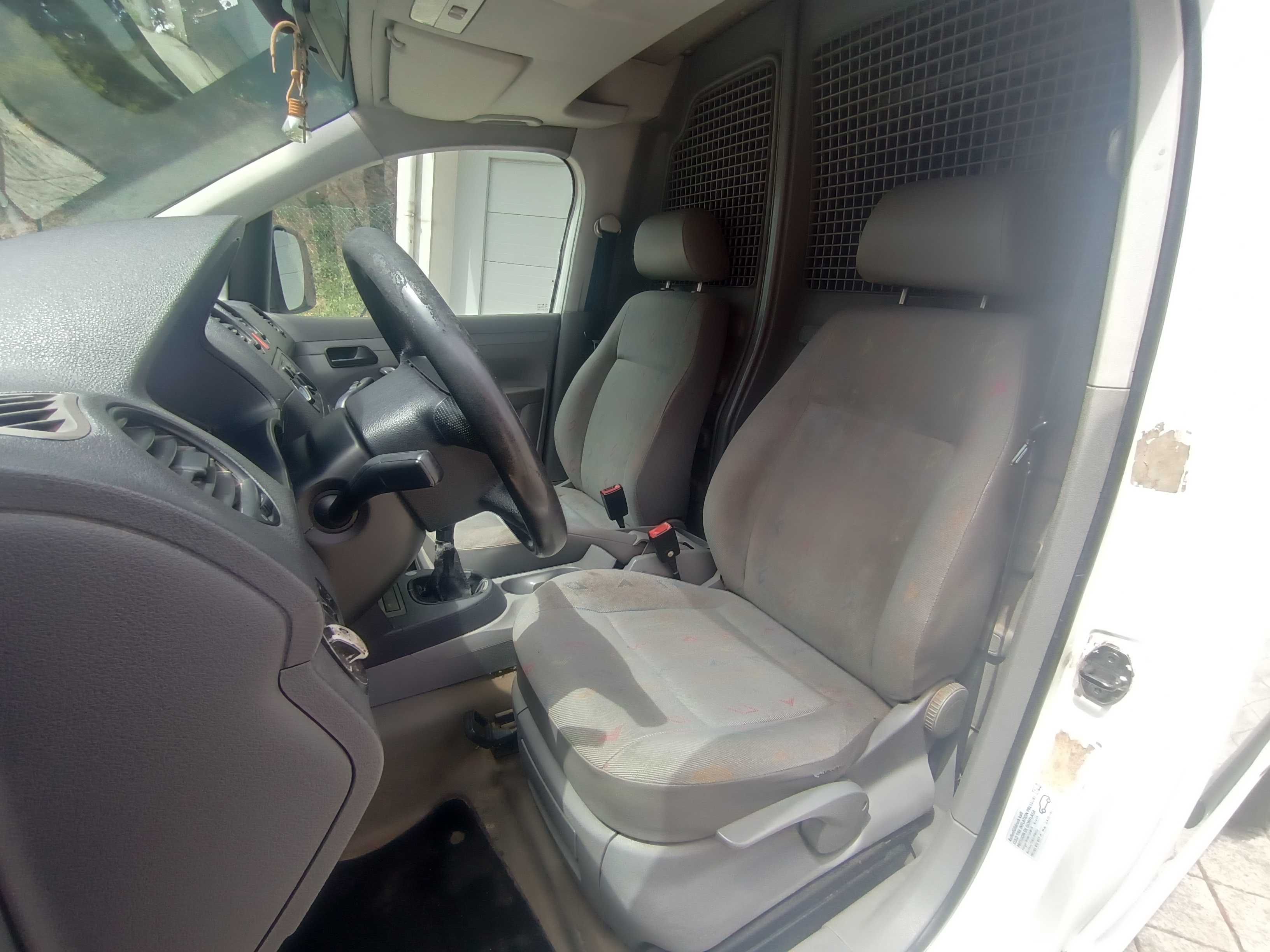 VW CADDY 2.0 SDI DE 2004 atmosférica 3000€