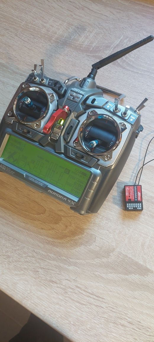 Aparatura Hitec Aurora 9 X z odbiornikiem