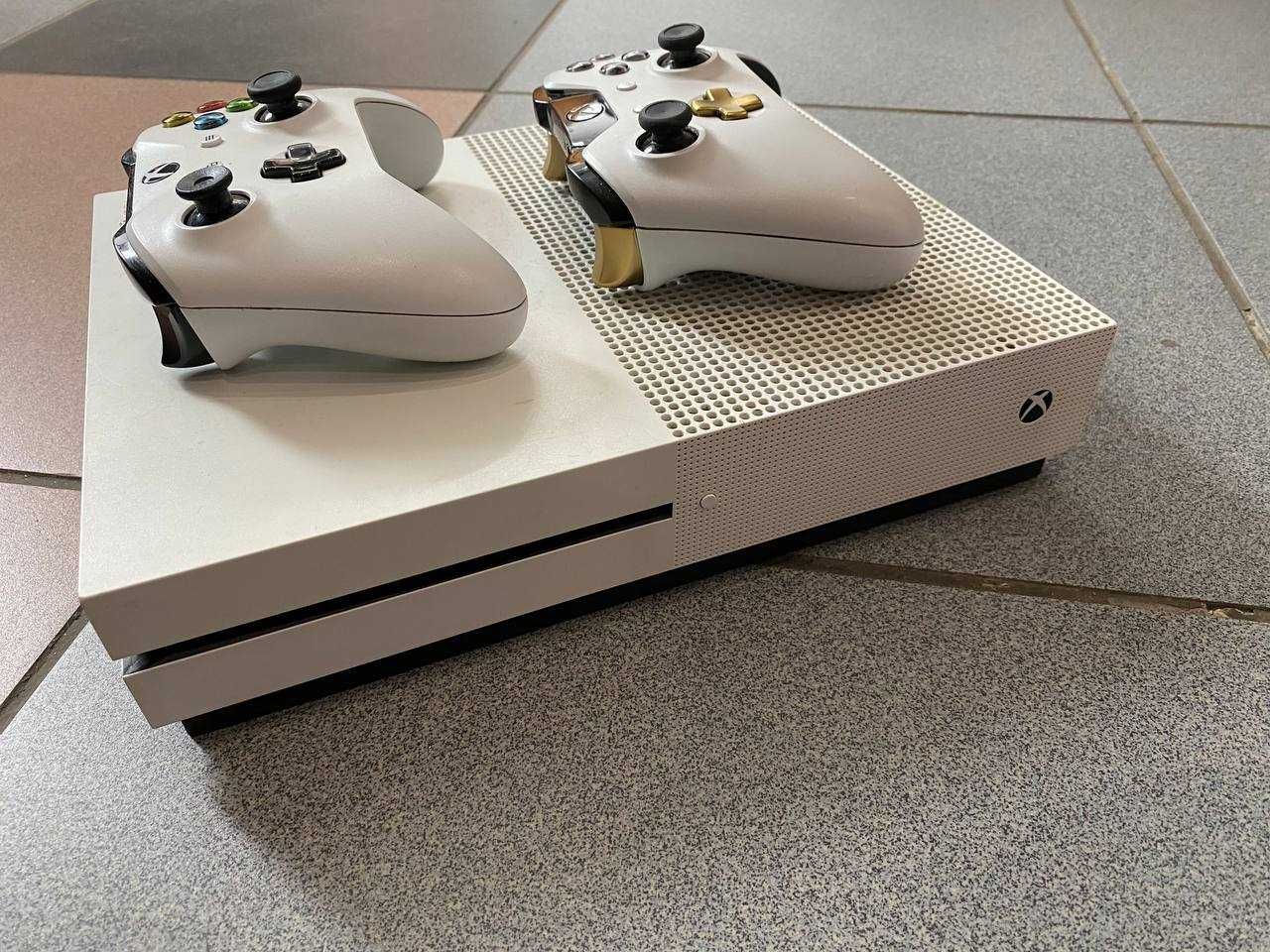 Приставка Microsoft Xbox One S