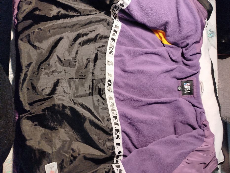 Kurtka Lakers oryginalna gratis czapka