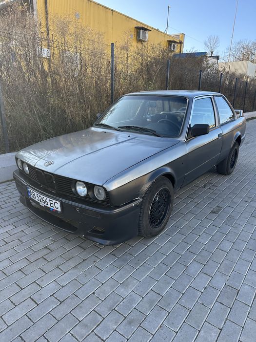 Продам BMW E30 купе