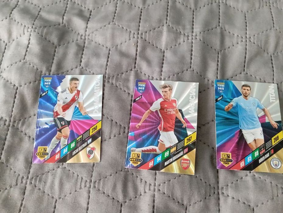 Karty piłkarskie FIFA 2024 komplet titanów