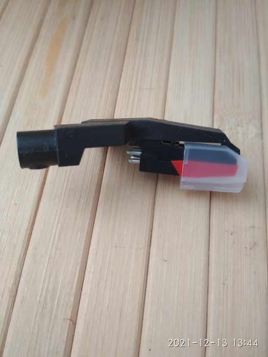 Головка звукоснимателя с шеллом .