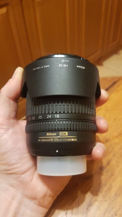 Об'єктив Nikon DX  18-135mm.