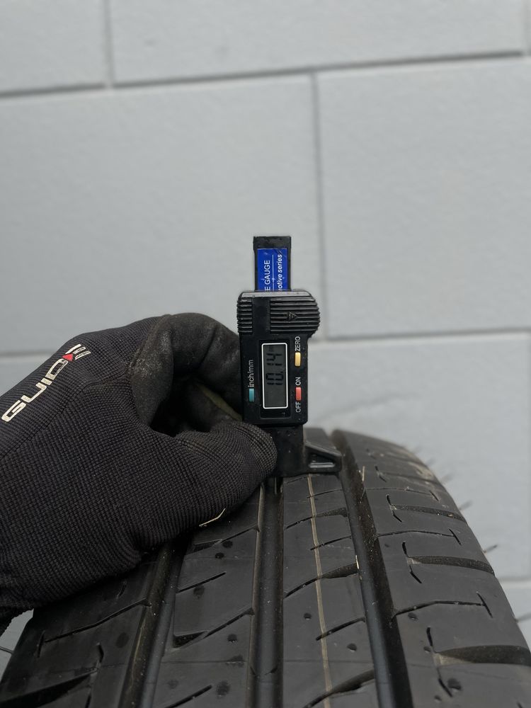 Продам літню шину розпаровку Michelin  205/75 R16c
