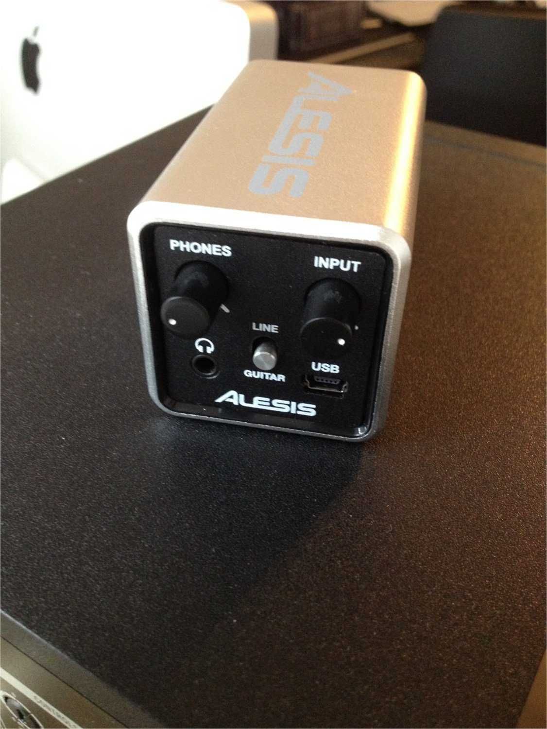 Alesis Core 1. Aудіокарта для запису мікрофона та електрогітари.