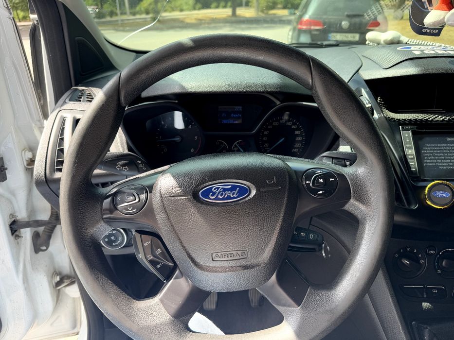 Продам семейный автомобиль Ford Transit Connect 2014 г.в.