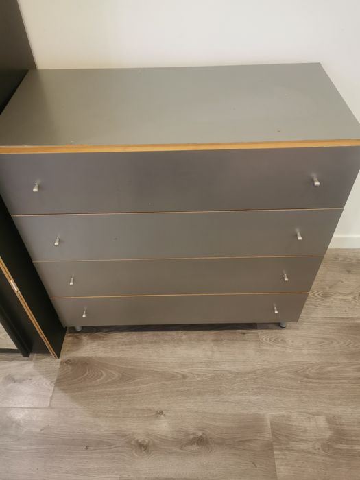 Móvel 4 gavetas cinza