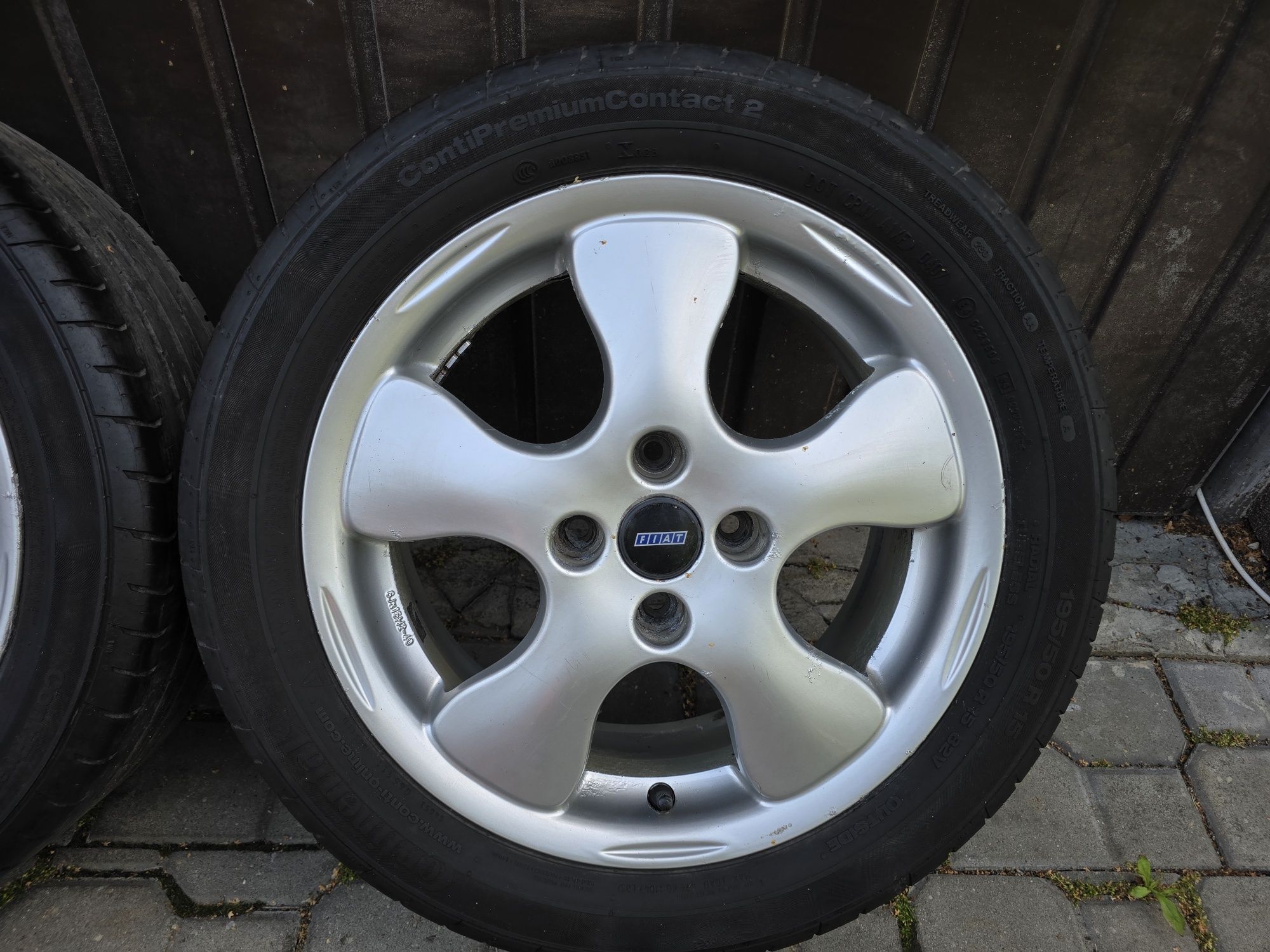 Felgi z oponami 195/50R15 Fiat Bravo 4x98 Punto Tipo Doblo Palio Panda