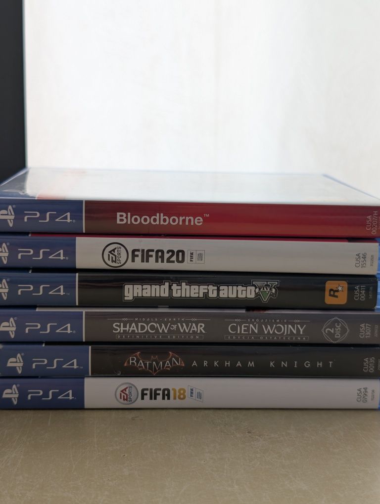 PS4 Pro 1TB + 6 gier