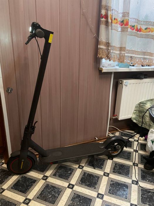Електросамокат Mi Electric Scooter Pro 2 Чорний (до 25 км/год)