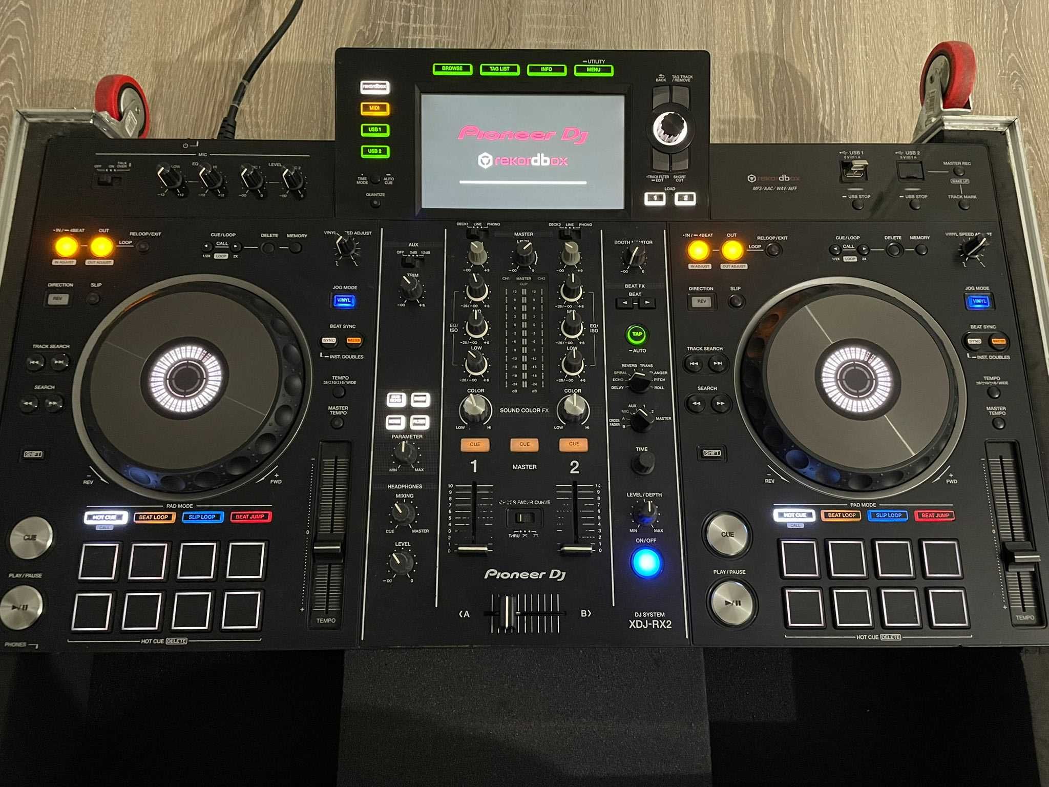 Pioneer XDJ RX2 + Case