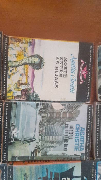 Lote de livros antigos e coleções diversas – Anos 1930 a 1980

Vendo c