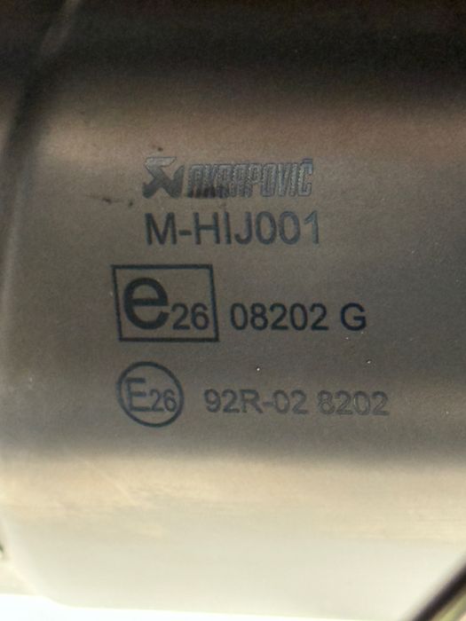 Escape Akrapovic R1300 Gs/ADV como novo