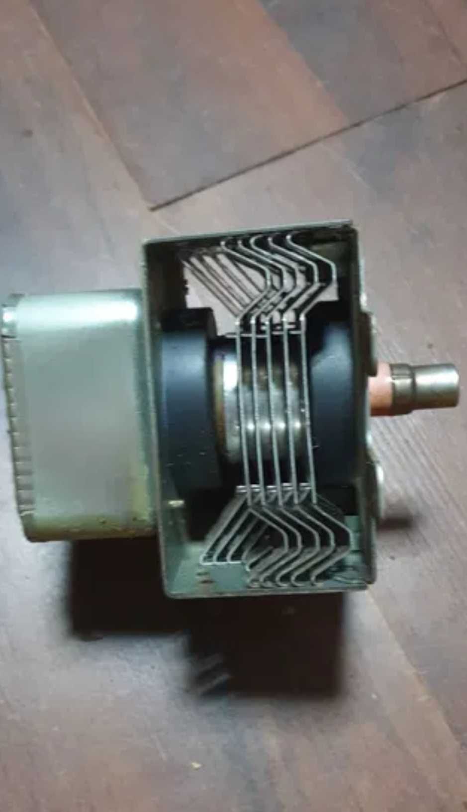 Magnetron Sharp mikrofalówki