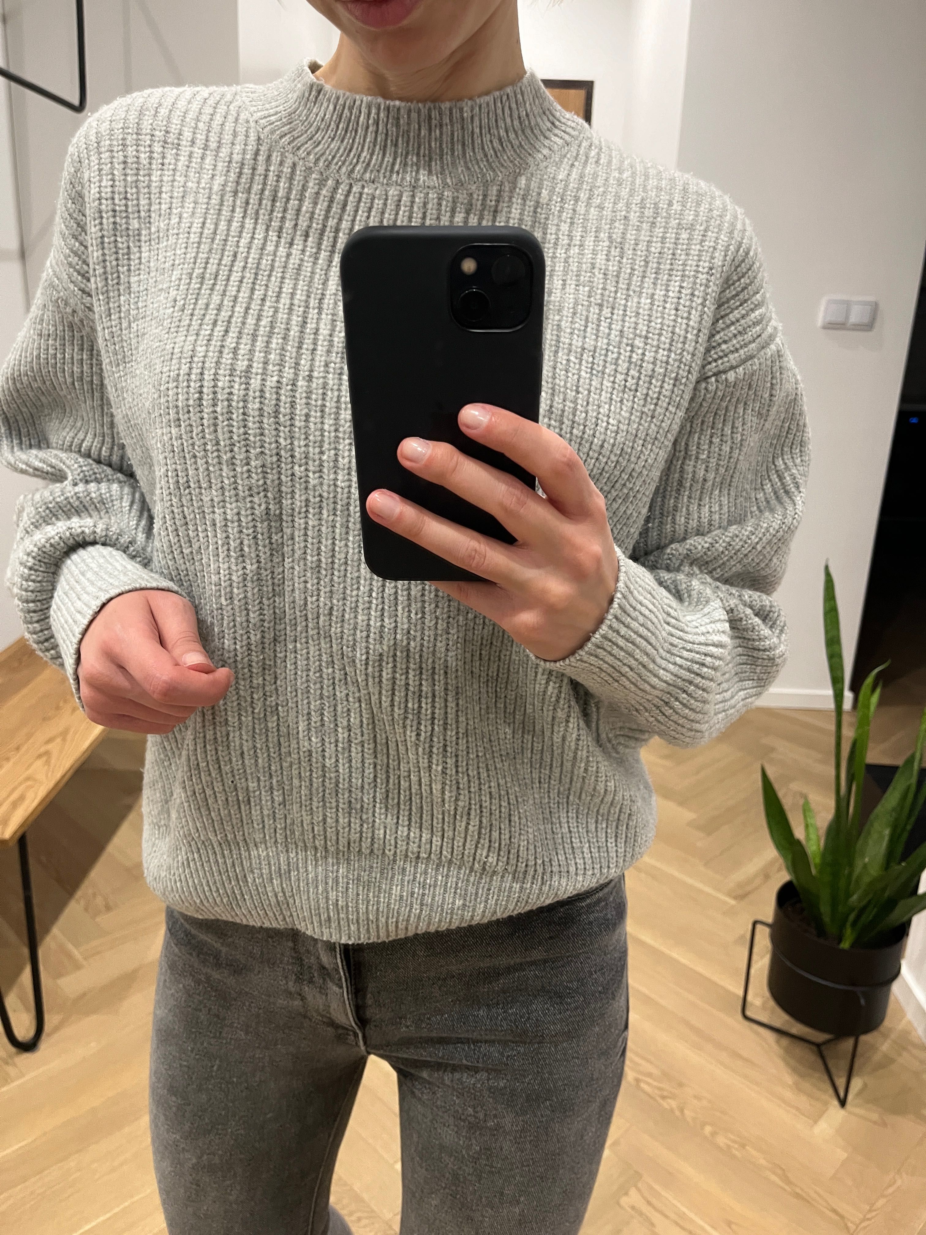 Szary sweter H&M