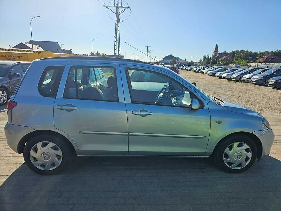 Mazda 2. 2004 rok 1.4 diesel opłaty aktualne KLIMATYZACJA